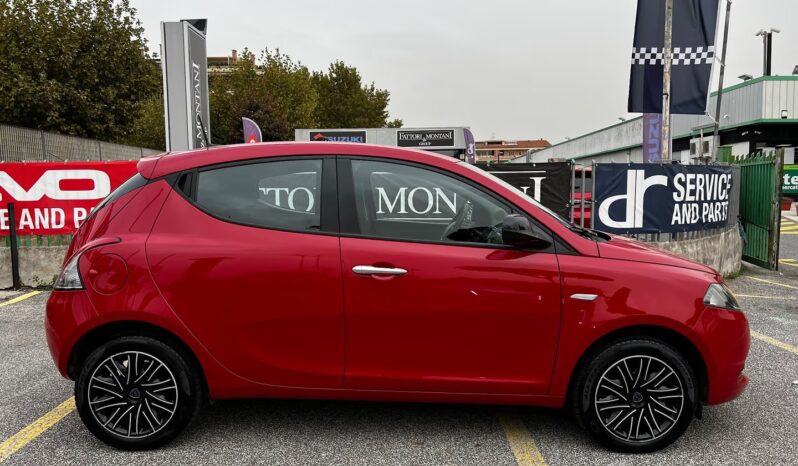 Lancia Ypsilon 1.0 Fire Fly 5 porte Hybrid pieno