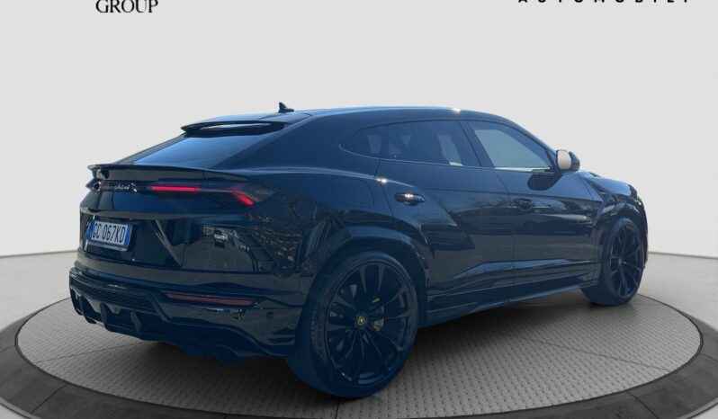 Lamborghini Urus pieno